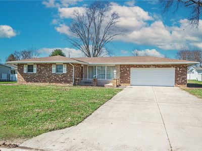 1202 Holiday Dr, Effingham, IL, 62401