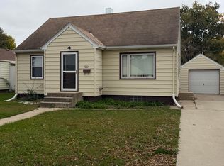 1205 S Lloyd St, Aberdeen, SD 57401