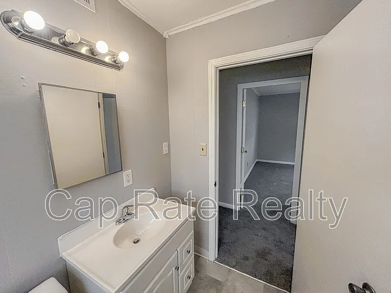 3210 E 12th Ave — Photo 7