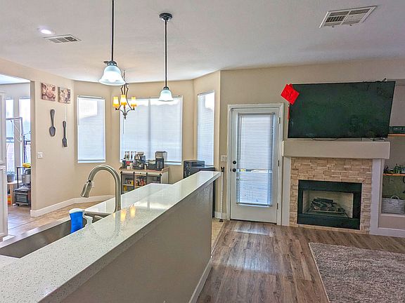 3rd image of 1013 Padre Island St