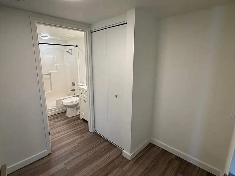 Sycamore Place Apartments — Photo 54