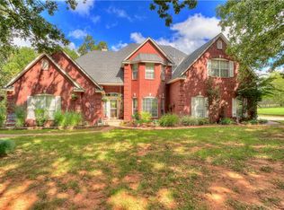 5701 E Robinson St, Norman, OK 73026