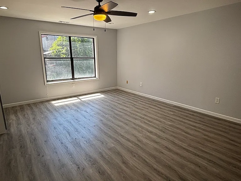 6409 Liberty Ave #I3 — Photo 10