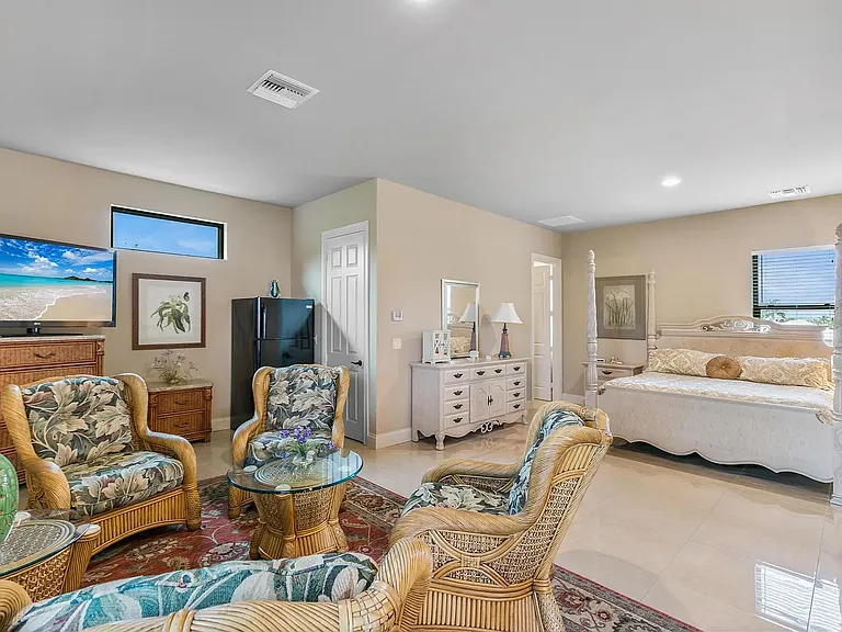 483 S Barfield Dr — Photo 13