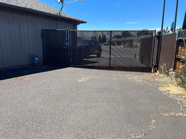 1460 Oxford Cir — Photo 22