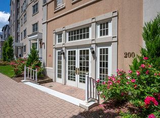 200 Shearwater Ct W APT 32, Jersey City, NJ 07305