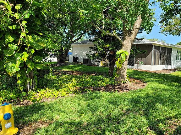 2nd image of 12102 Meadowbrook Ln