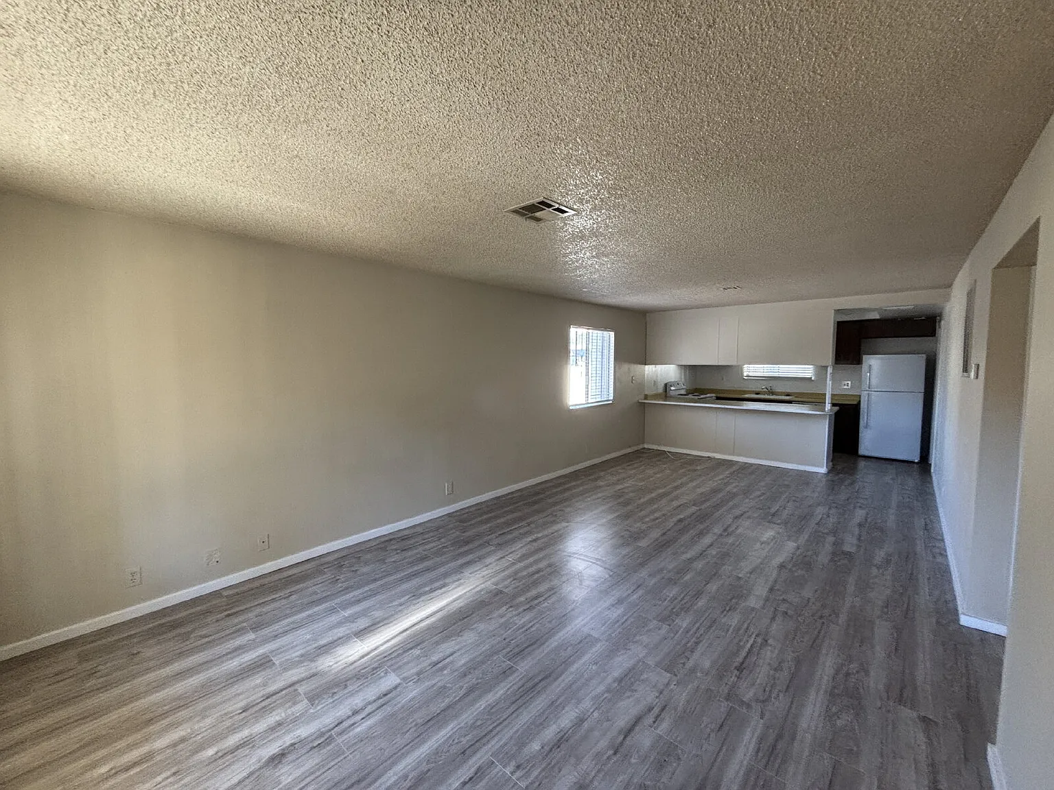 2 bed, 2.0 bath, 922 sqft, $1,120 — Photo 2