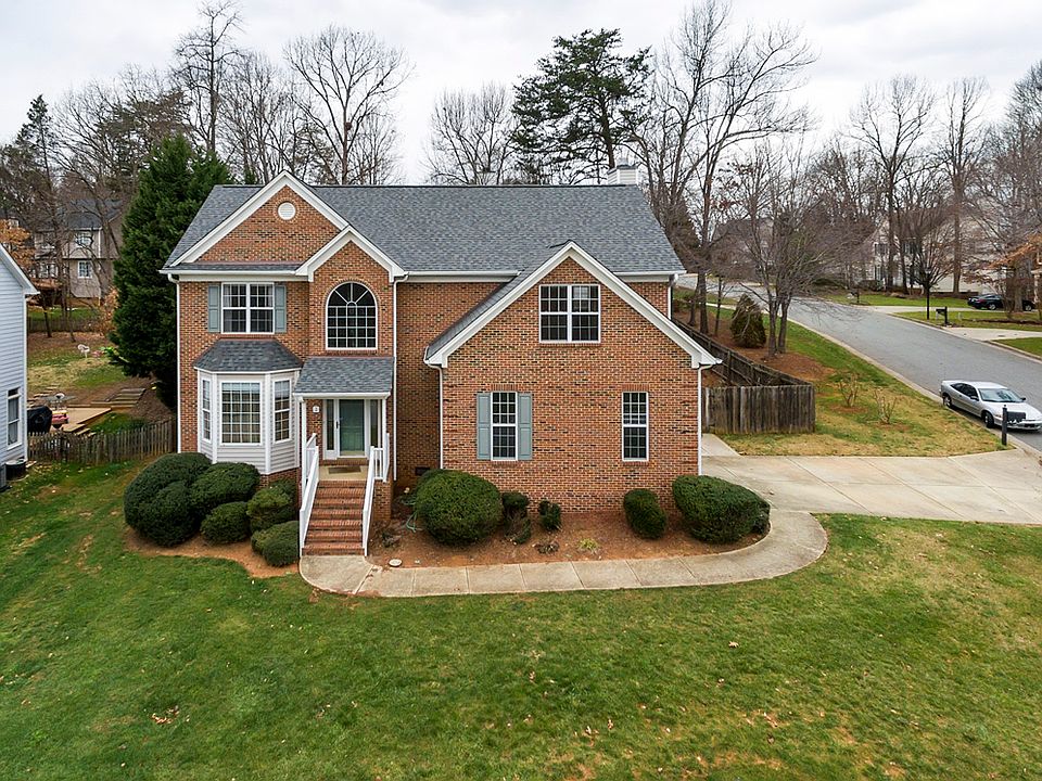1st image of 2 Old Orchard Ln