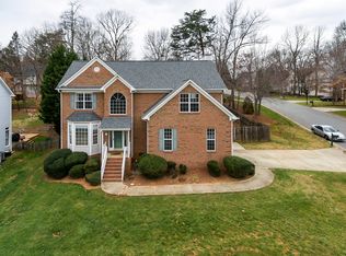 2 Old Orchard Ln, Greensboro, NC 27455