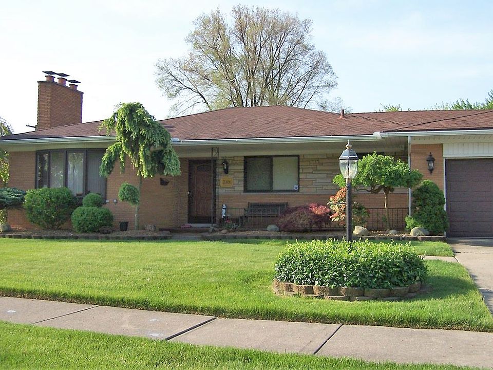1st image of 21406 Francis St