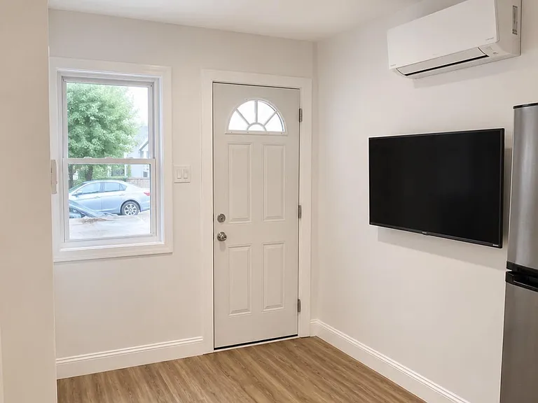 119 Maple St #1/2-1 — Photo 5