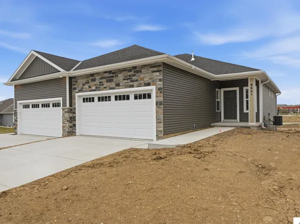 8531 Lost Arrow Ct, Lincoln, NE 68507