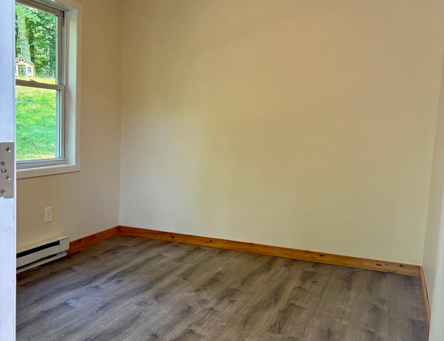 3 bed, 1.5 bath, 1135 sqft, $1,900 — Photo 3