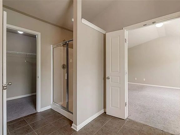 5th image of 2510 Thackery Ct