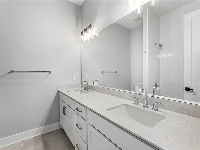 2035 Parkside Ln — Photo 37
