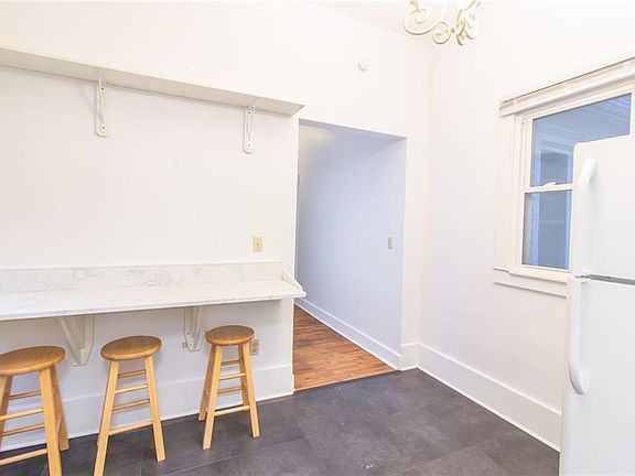 5th image of 400 E Market St