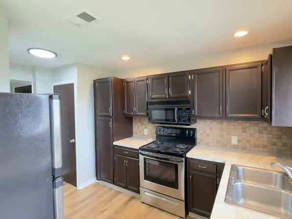 2612 Ardmore St SE, Grand Rapids, MI 49506