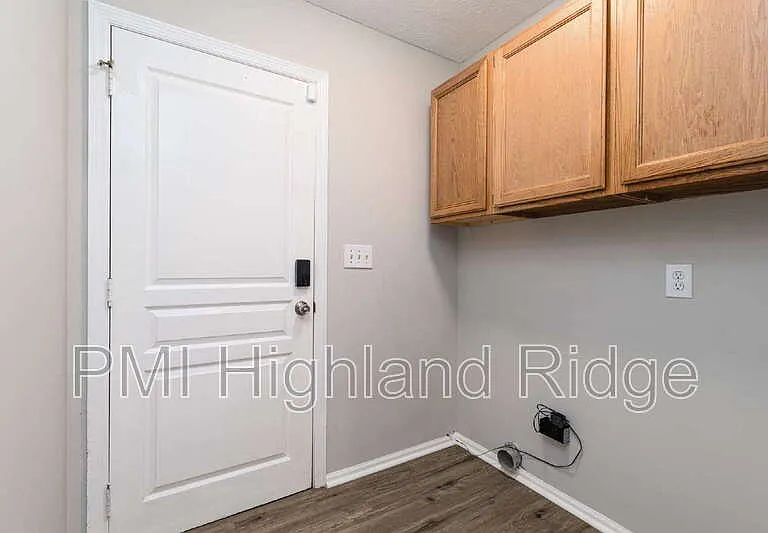2414 Lismore Dr — Photo 22