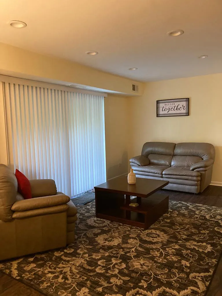 4 bed, 1188 sqft, $675 — Photo 1