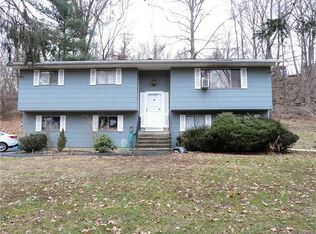 20 Red Mill Rd, Cortlandt Manor, NY 10567