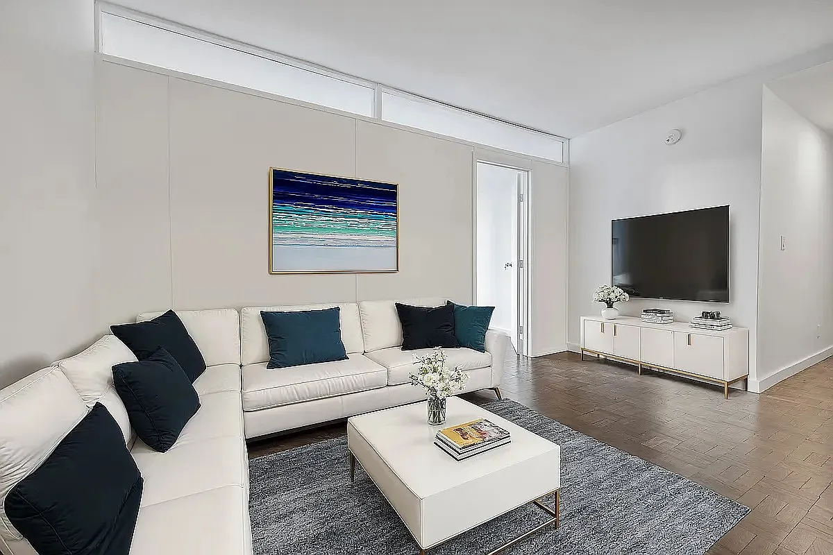65 West 55th Street — Photo 2