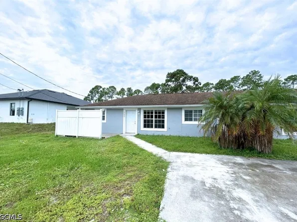 4605 28th St SW, Lehigh Acres, FL 33973