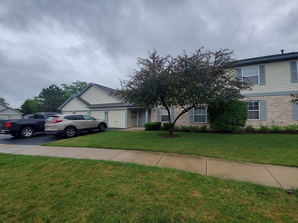 1053 N Village Dr UNIT 3, Round Lake Beach, IL 60073 | Zillow