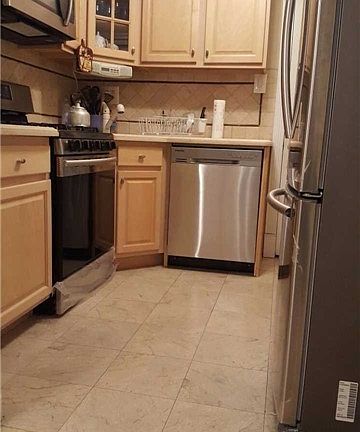 5th image of 9748 103rd St