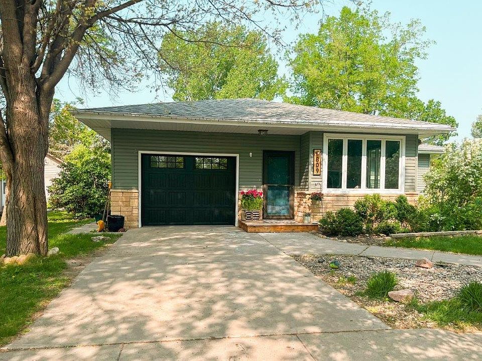 809 N Main St, Mobridge, SD 57601 MLS 23369 Zillow