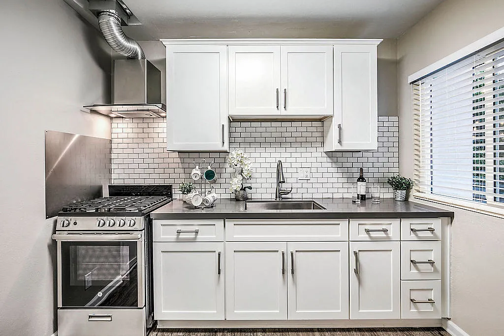 The Island Apartments — Photo 1