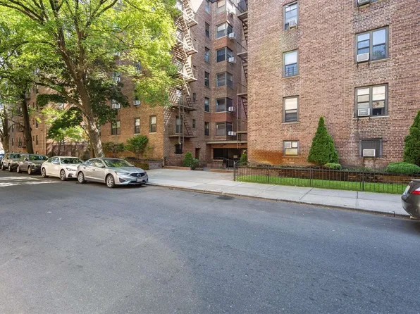 32-23 90 St. #302, East Elmhurst, NY 11369