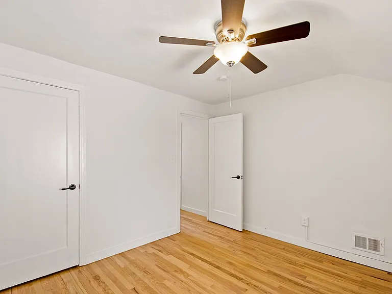 217 Saylong Dr — Photo 19