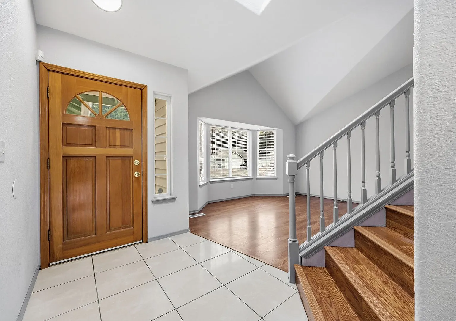 Spacious 4-Bedroom Home with Huge Kitchen & No Carpet! Easy I-5 access - North Thurston School Di... — Photo 4