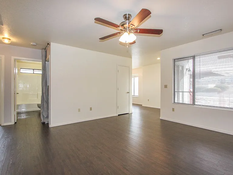 3070 Cascades Ct #14H — Photo 6