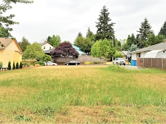 4th image of 4116 NE 52nd St