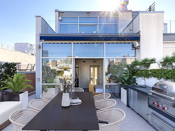 4th image of 22 Mercer St Penthouse A