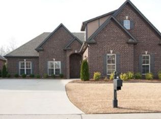 255 Strathaven Ln, Pelham, AL 35124