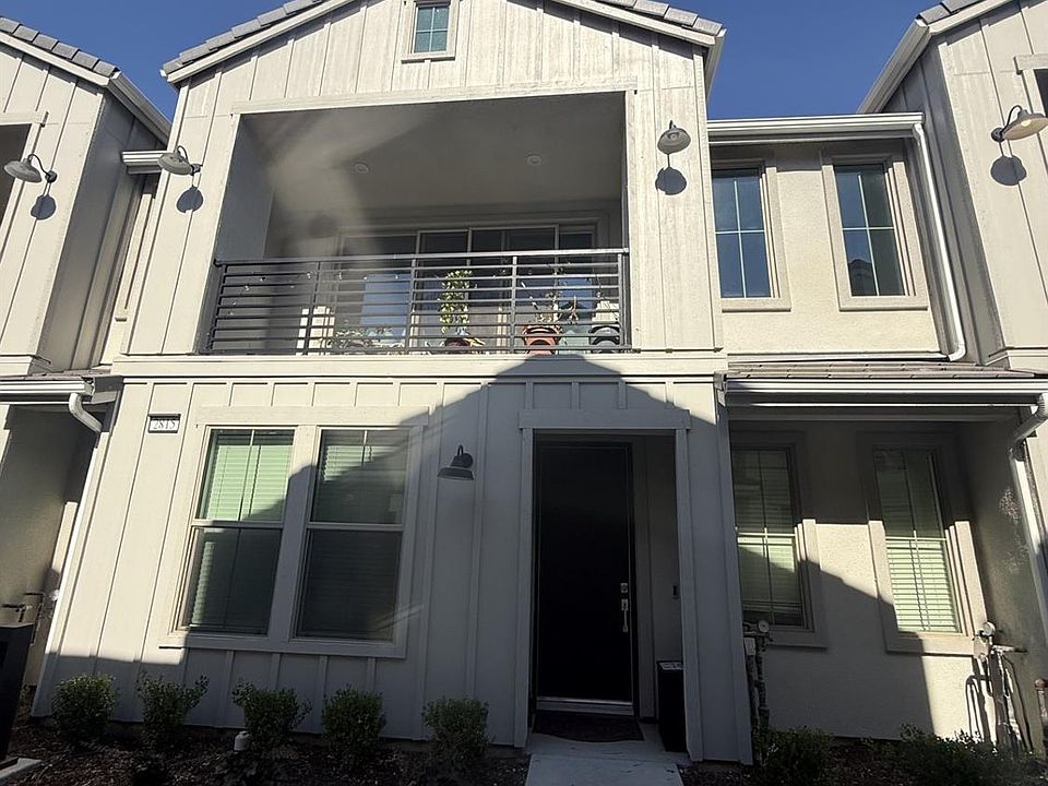 1st image of 2815 E Tamarind Dr
