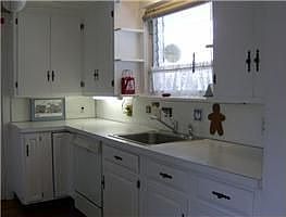 5th image of 937 Foss Ave