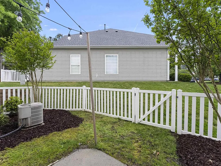 1108 Vermillion Dr — Photo 20