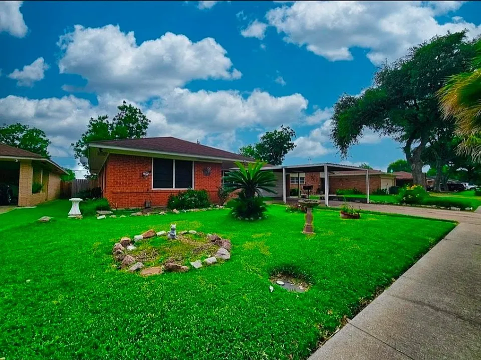 2618 San Jacinto Dr