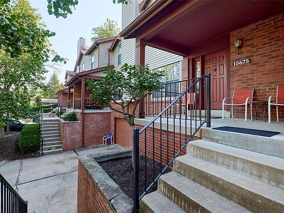 5th image of 15675 Ferncreek Dr #E