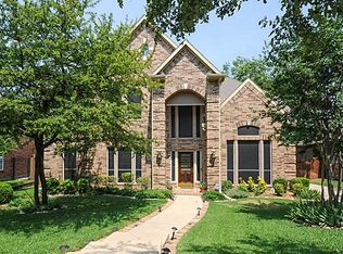 2708 Hidden Lake Dr, Grapevine, TX 76051
