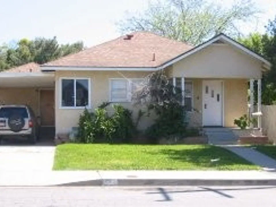 2132 Price St