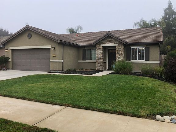 3rd image of 4738 W Rialto Ave