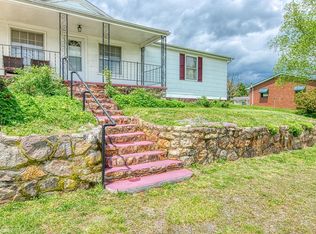 1066 Pulaski Giles Tpke, Pearisburg, VA 24134