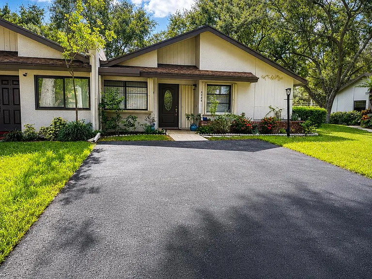 4086 Palm Forest Dr S — Photo 1