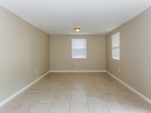 2nd image of 842 NE 142nd St