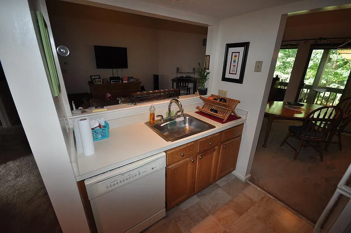 2 bed, 1283 sqft, $3,000 — Photo 2